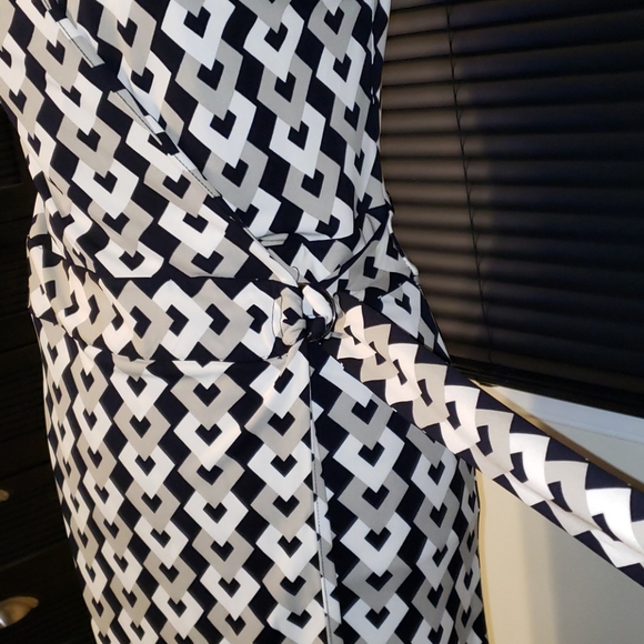 Banana Republic Wrap Around Dress - Picture 2 of 8